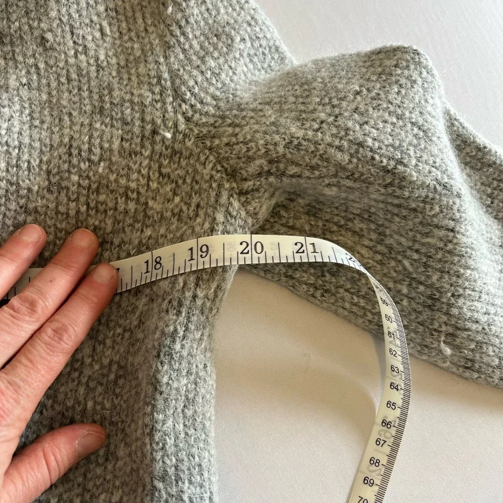 Cupcakes and Cashmere gray open front jacket heavy sweater wool blend L